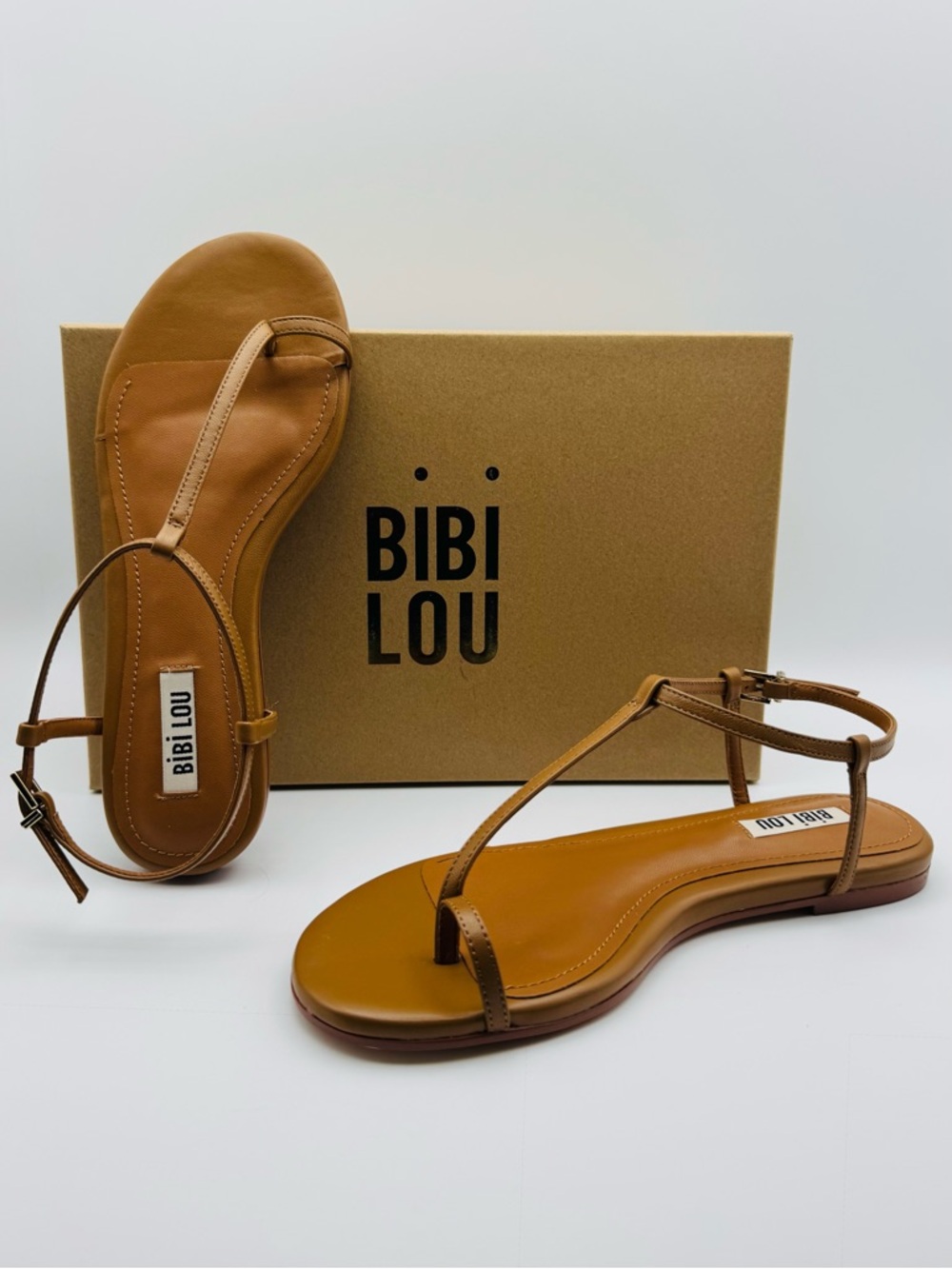 NIB BIBI LOU Anthropologie Flat Leather Toe Loop Sandals in Cedar/Tan Size 37
